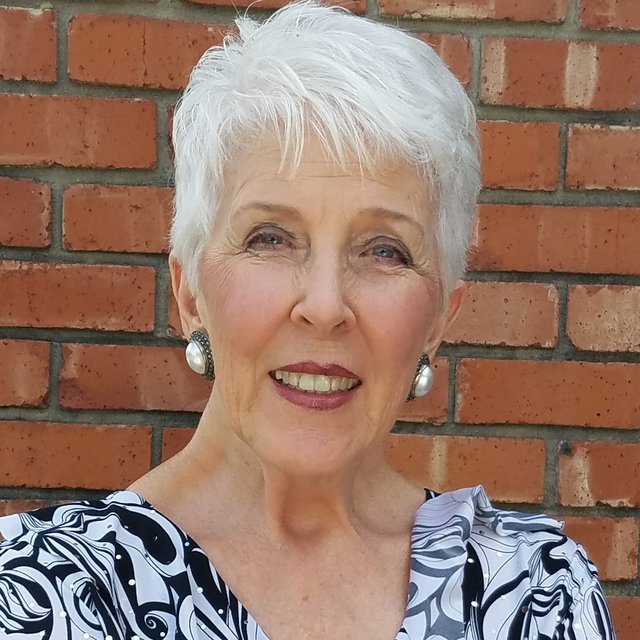Photo of Dee Hackler